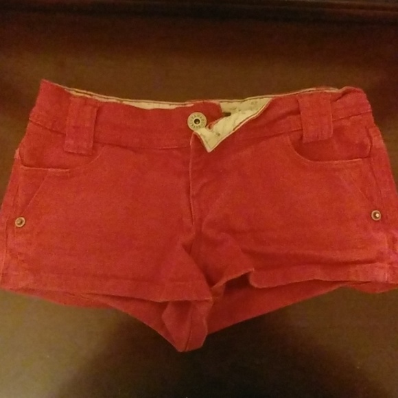 Red shorts - Picture 1 of 3
